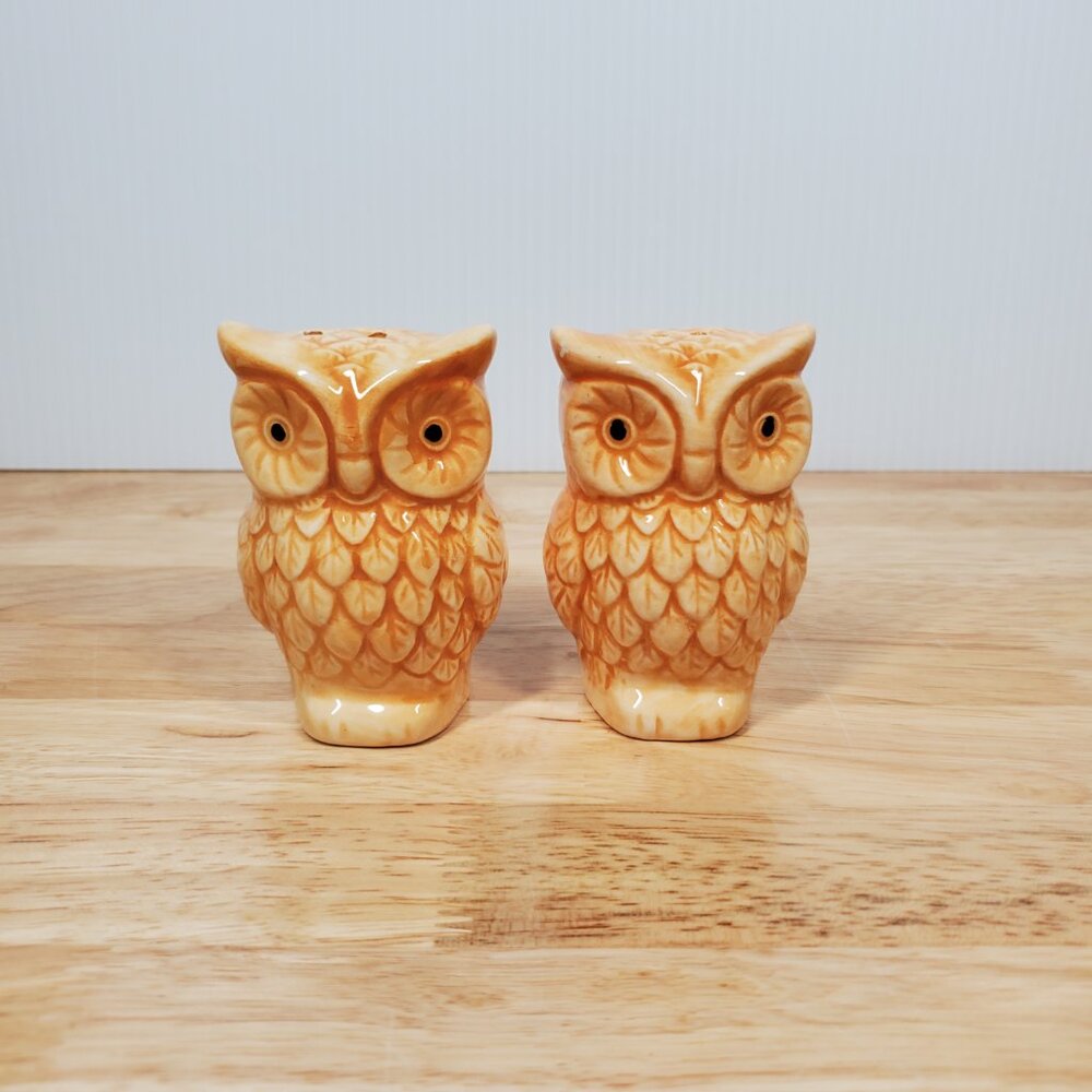 Owl S&P Shaker 2 Piece set Including corks, Ceramic with Beige and Rust Glaze